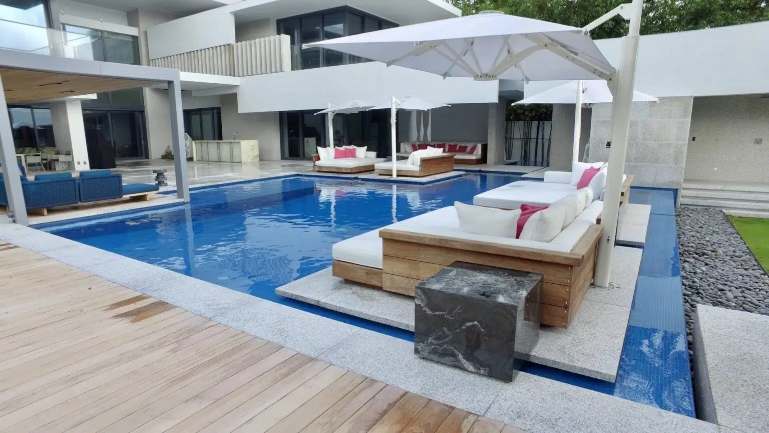 Professional Pool Cleaning in Royal Palm Beach FL