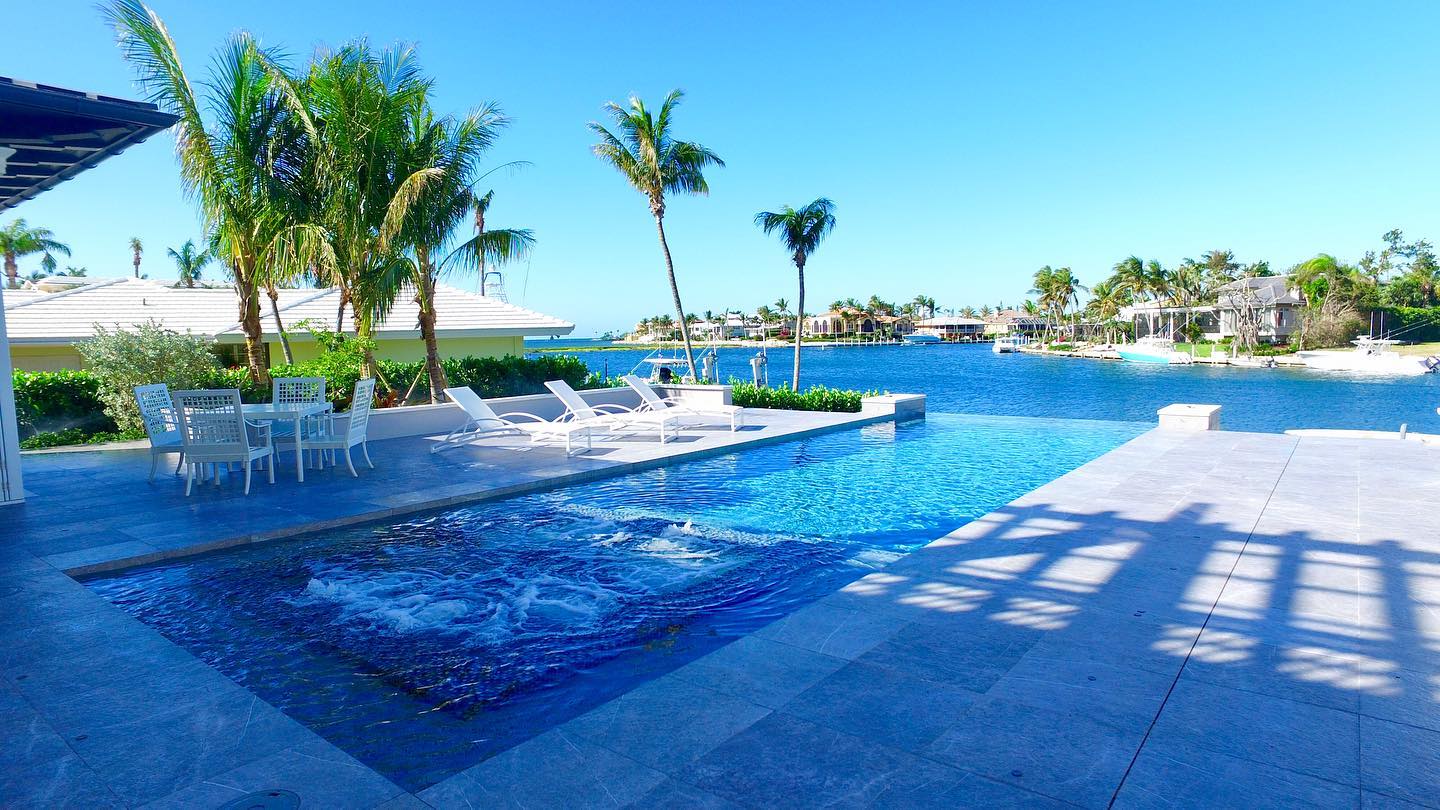 Professional Pool Cleaning in Royal Palm Beach FL