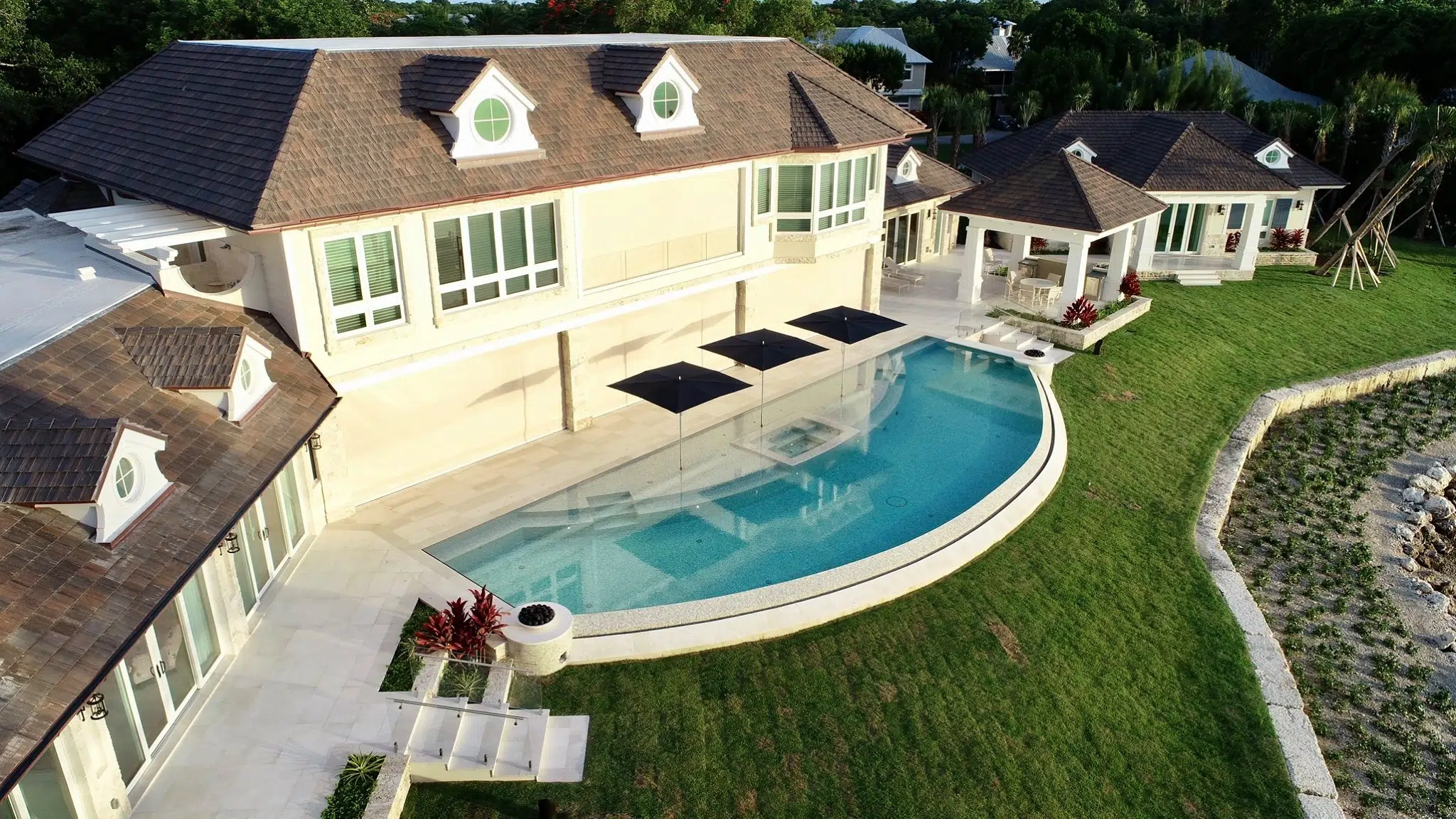 Professional Pool Cleaning in Royal Palm Beach FL