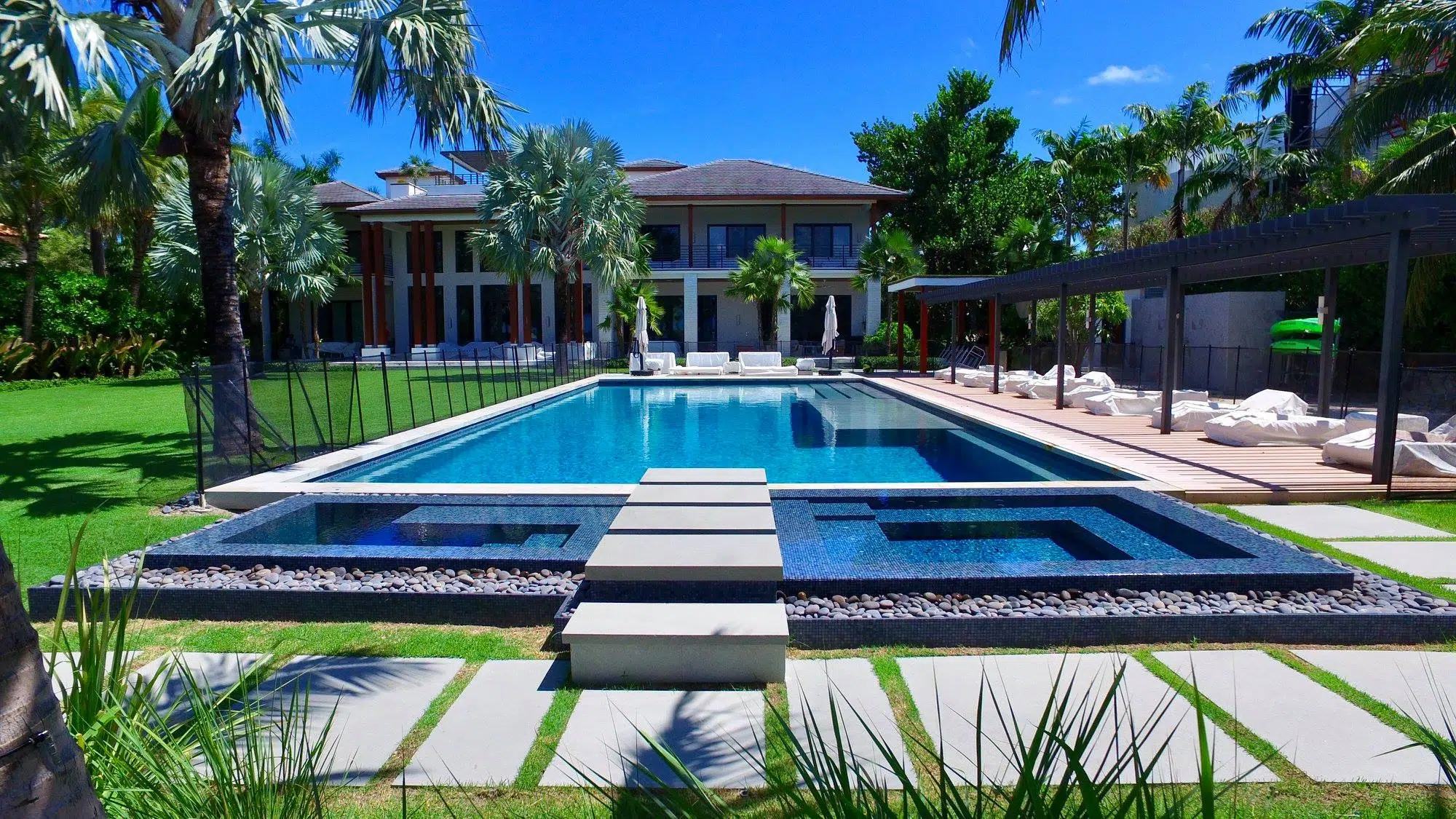 Professional Pool Cleaning in Royal Palm Beach FL